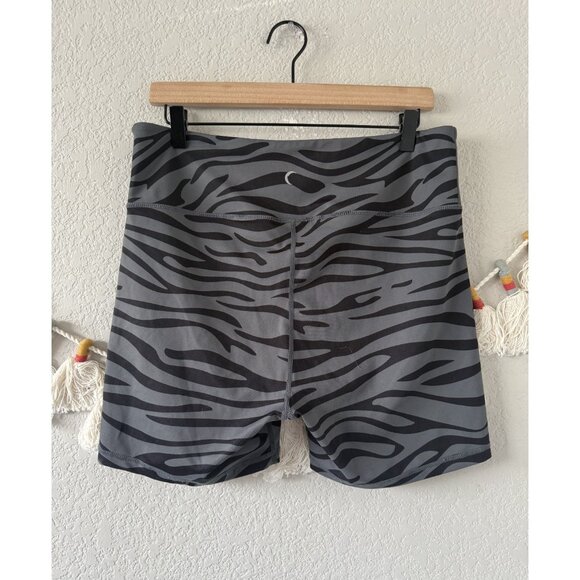 Zyia Active Zebra Printed High Rise Shorts Athletic Running Outdoor Gray XXL - Picture 2 of 7